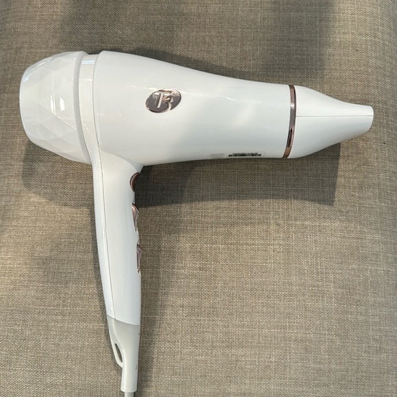 intertek Other - T3 Ionic Blowdryer White With Rose Gold Trim Model # 73871 Video Posted